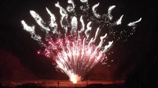 Example of fan cakes used during fireworks displays showing angled projection of fireworks from launch tubes Example of fan cakes used during fireworks displays showing angled projection of fireworks from launch tubes